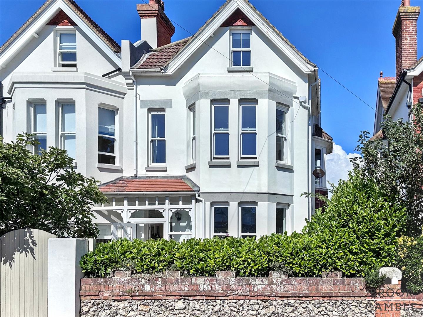 5 Bedroom House - Semi-Detached. Cliff Road in Eastbourne, East Sussex 16